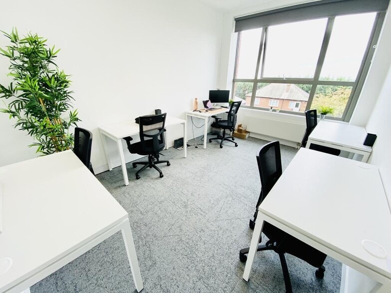 323 High St, Epping to rent - Interior Photo - Image 3 of 32