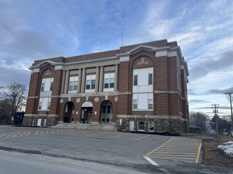 63 High St, Fairfield, ME for sale - Primary Photo - Image 1 of 2