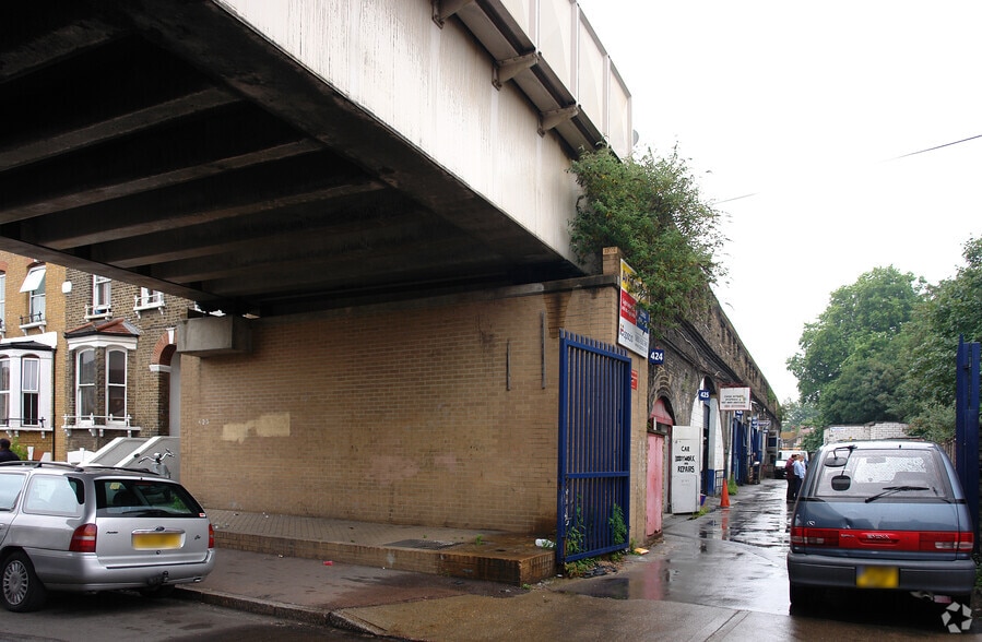 Avenue Rd, London to rent - Building Photo - Image 3 of 15