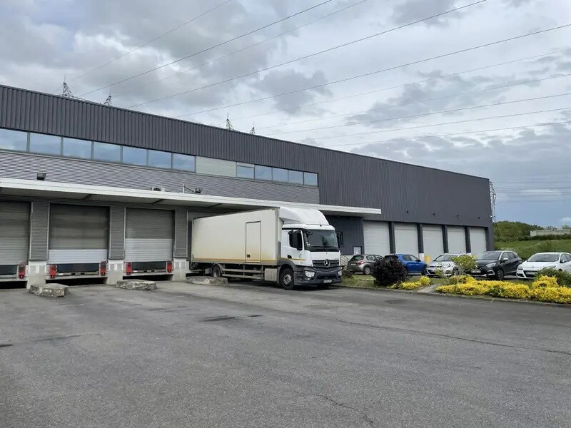 Light Industrial in Villeparisis to rent Building Photo- Image 1 of 11