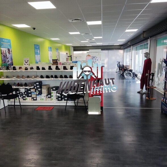 Retail in Muret to rent - Interior Photo - Image 2 of 5