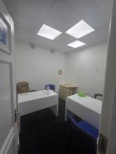 127-129 Mile End Rd, London to rent Interior Photo- Image 2 of 2