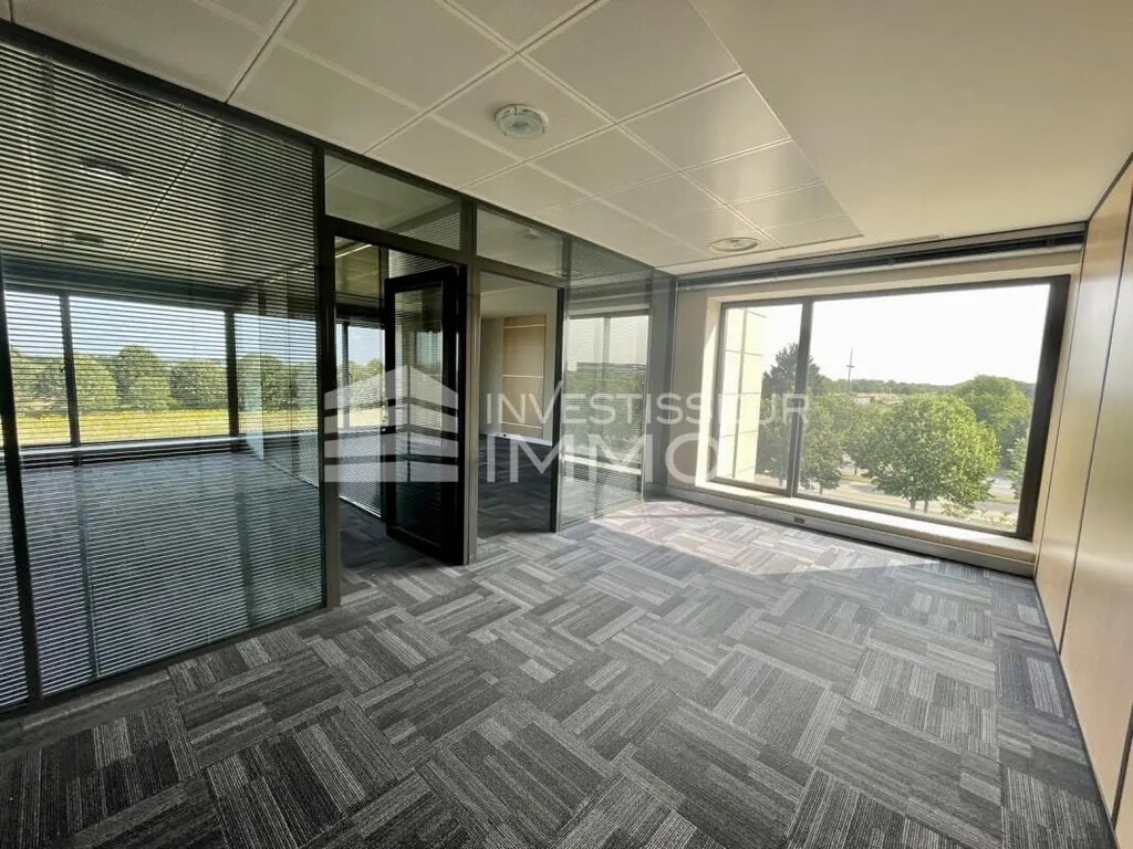 Vente Bureaux 370 m² - Photo 1