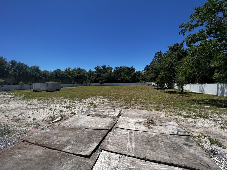 10527 Craig Industrial Dr, Jacksonville, FL for rent - Building Photo - Image 3 of 12