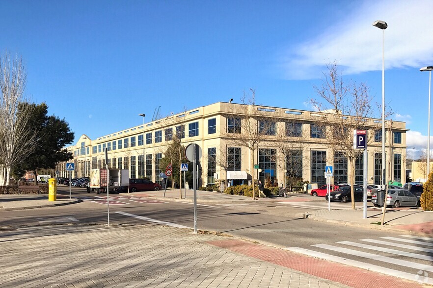 Calle Chile, 10, Las Rozas de Madrid, Madrid for rent - Building Photo - Image 2 of 5