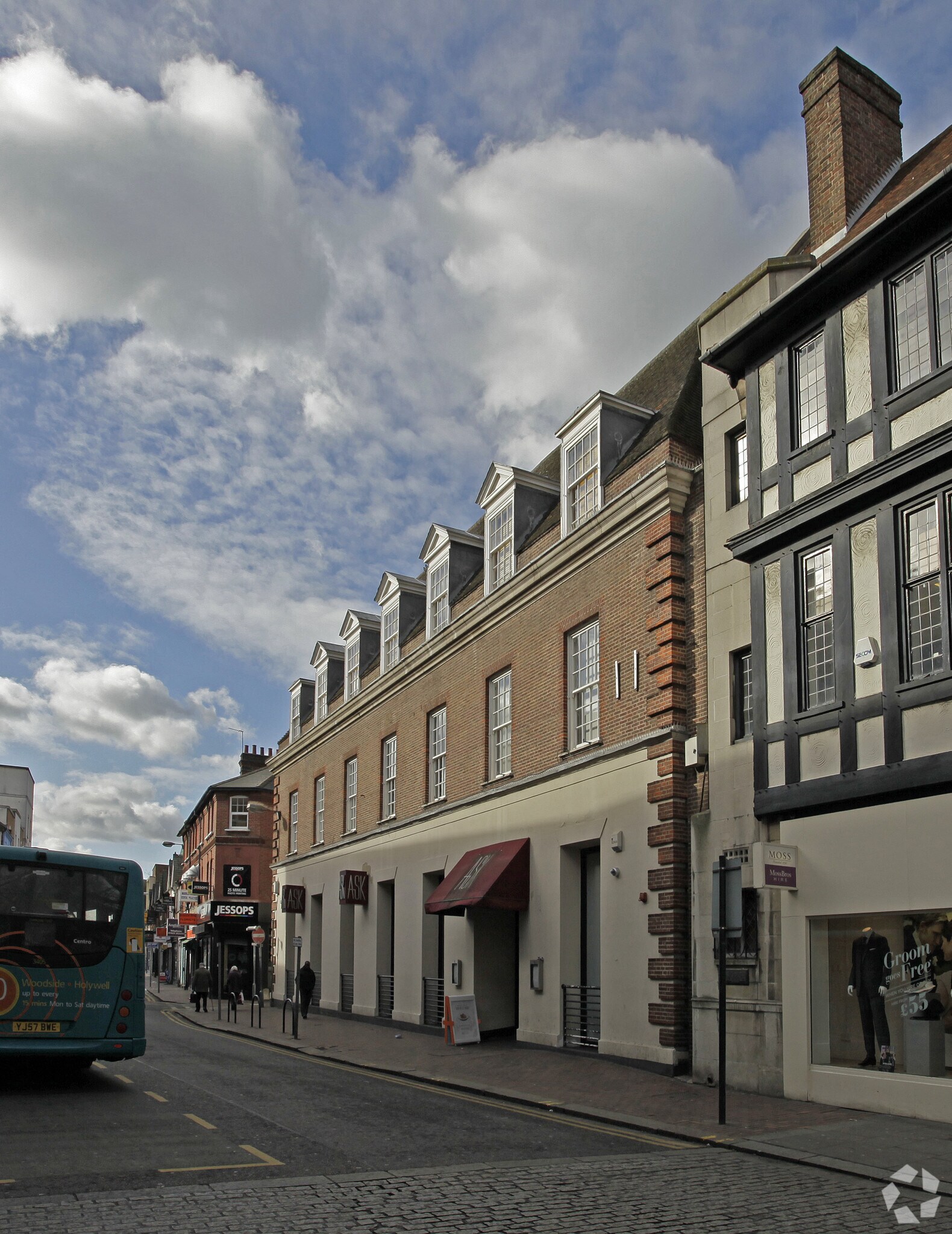 Market St, Watford for sale Primary Photo- Image 1 of 1