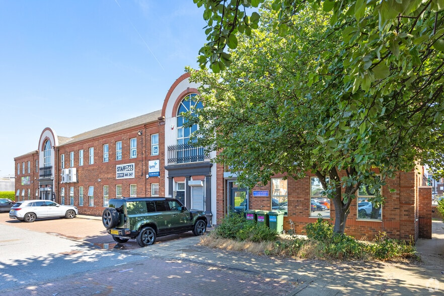 Taylors Ct, Rotherham to rent - Building Photo - Image 3 of 9