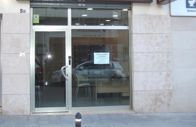 Office / Retail in Olesa de Montserrat, Barcelona to rent Interior Photo- Image 1 of 2