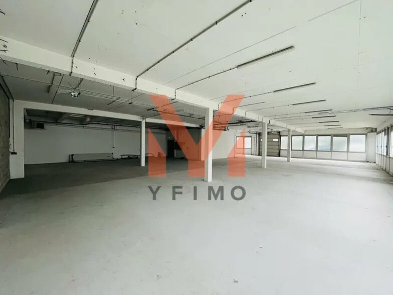 Light Industrial in Gennevilliers to rent - Interior Photo - Image 2 of 4