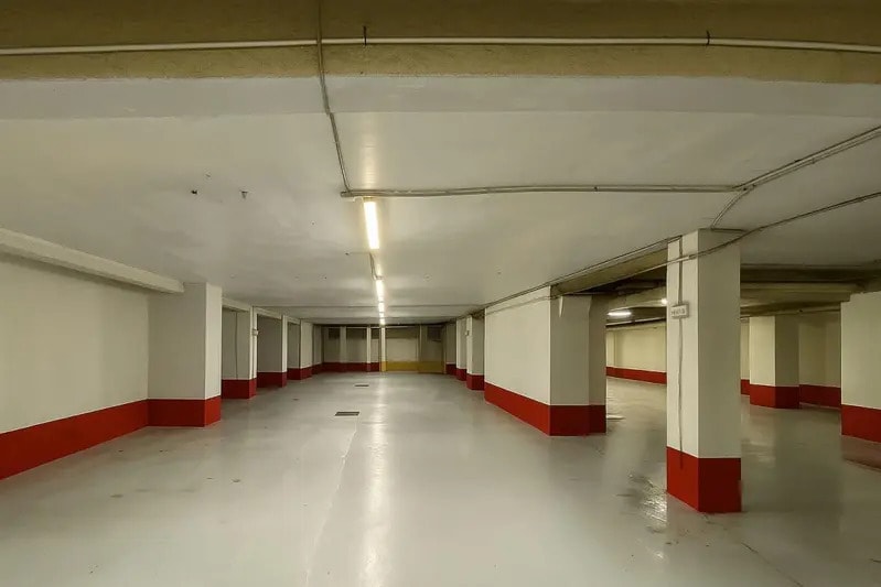 Light Industrial in Paris to rent - Building Photo - Image 2 of 6