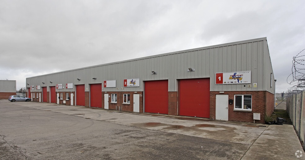 1 Firth Rd, Livingston to rent - Building Photo - Image 3 of 7