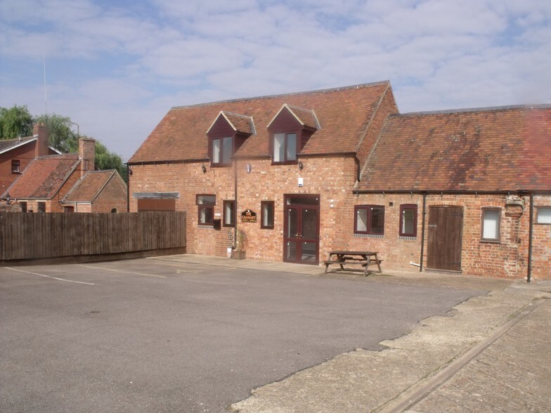 Denton Rd, Horton for sale - Primary Photo - Image 1 of 1