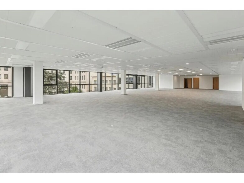 41-43 Rue De Villiers, Neuilly-sur-Seine to rent - Building Photo - Image 3 of 56