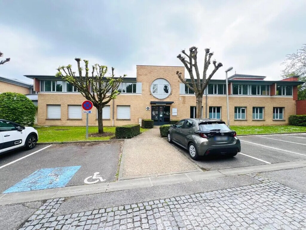 Location Bureaux 67 m² à 229 m² - Photo 1