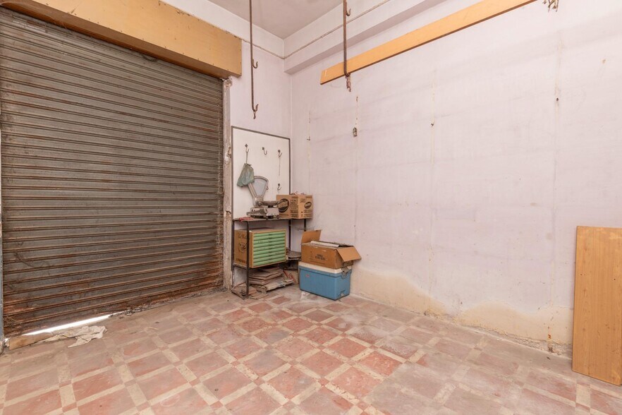 Retail in Santa Fe, Granada for sale - Interior Photo - Image 2 of 10