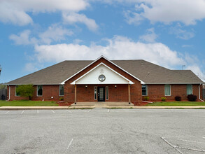 301 S Sara Rd, Mustang, OK for sale Building Photo- Image 1 of 4