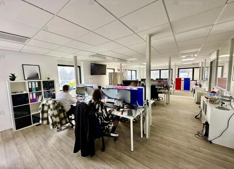 Office in Boves to rent - Interior Photo - Image 2 of 6