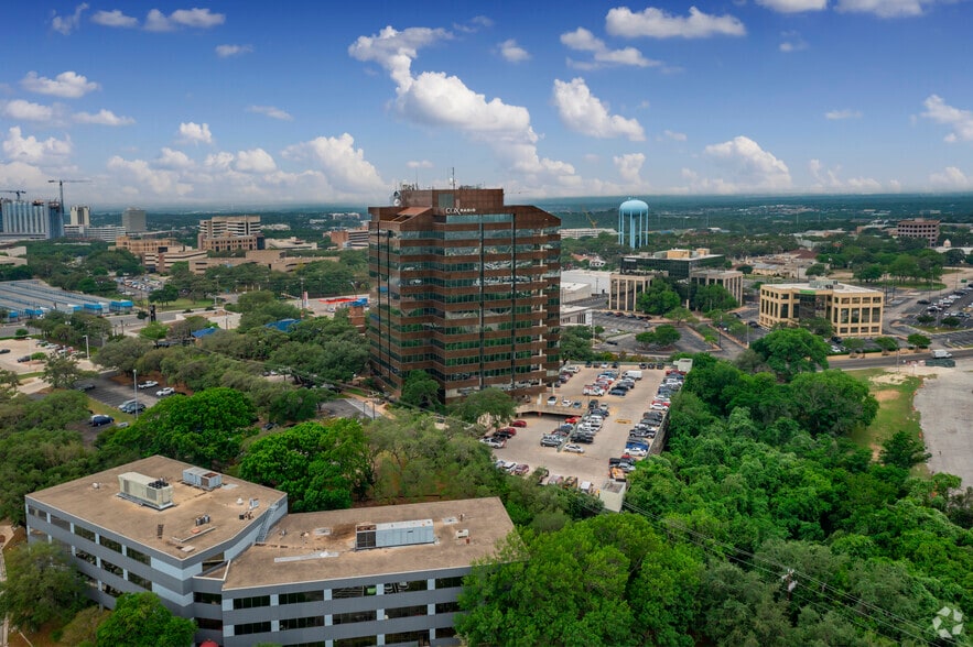 8122 Datapoint Dr, San Antonio, TX for rent - Aerial - Image 3 of 25