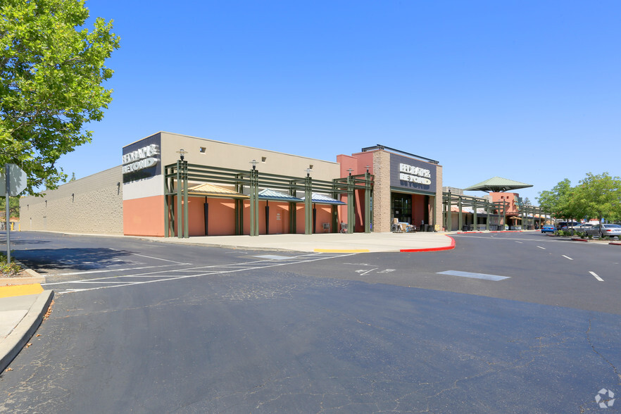 128-130 Browns Valley Pky, Vacaville, CA for rent - Building Photo - Image 1 of 4