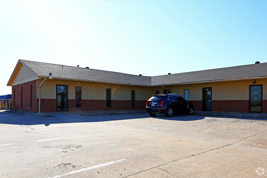 7030 W Wilshire Blvd, Oklahoma City, OK for rent - Building Photo - Image 3 of 65