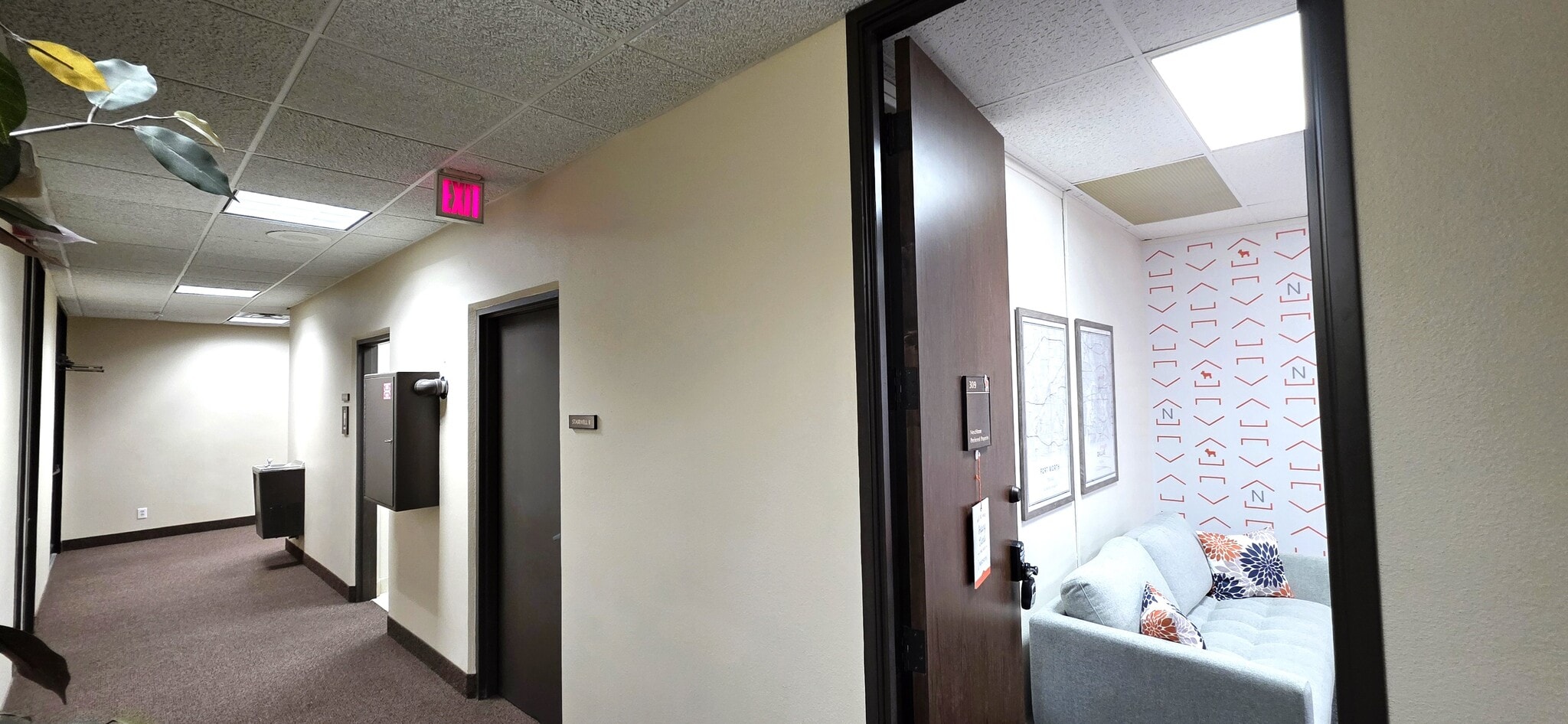 235 NE Loop 820, Hurst, TX to rent Interior Photo- Image 1 of 10