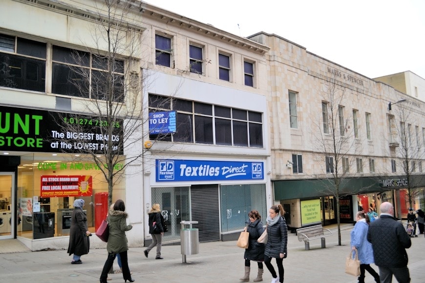 26 Darley St, Bradford to rent - Building Photo - Image 3 of 3