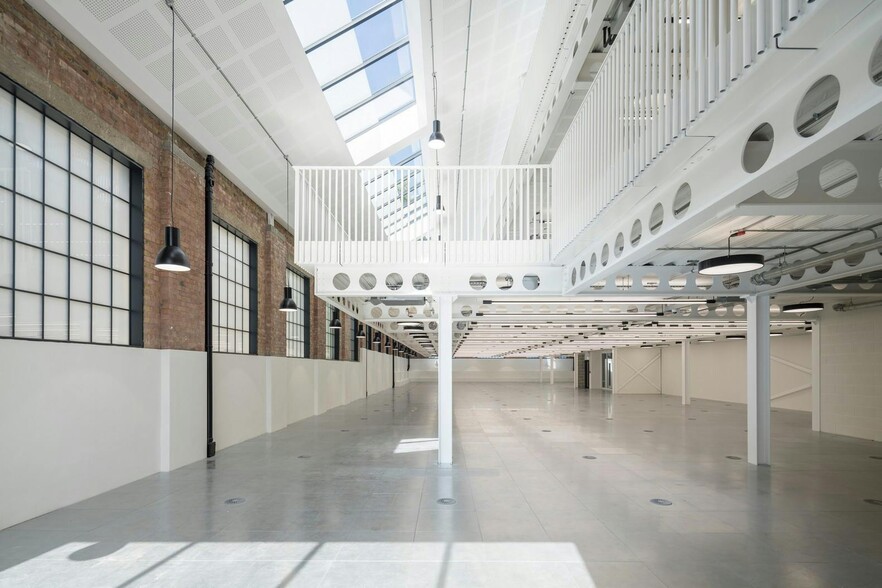 36-52 Fortess Grv, London to rent - Building Photo - Image 3 of 16