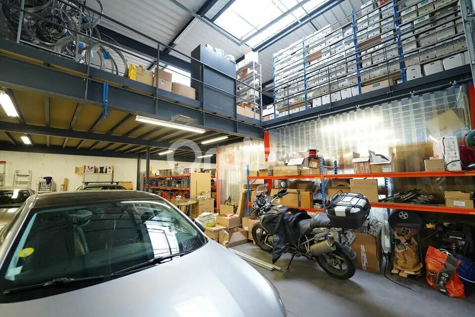 Office in Vaulx-en-Velin to rent Interior Photo- Image 1 of 12