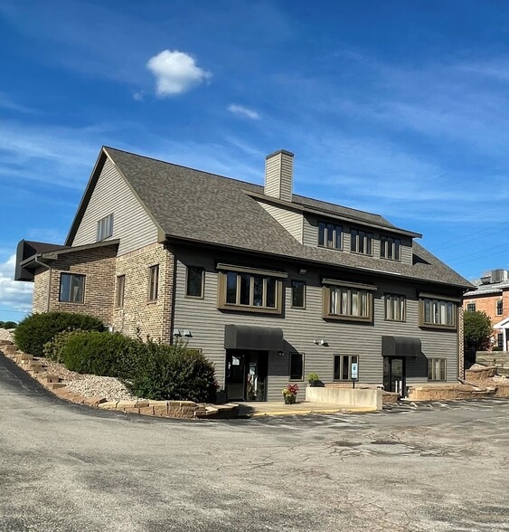 681 Baeten Rd, Ashwaubenon, WI for sale - Building Photo - Image 2 of 4