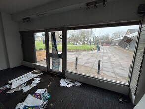 Standfield Centre, Manchester to rent Interior Photo- Image 2 of 2