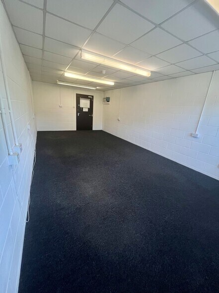 Alexandra Rd, Sudbury to rent - Interior Photo - Image 2 of 6