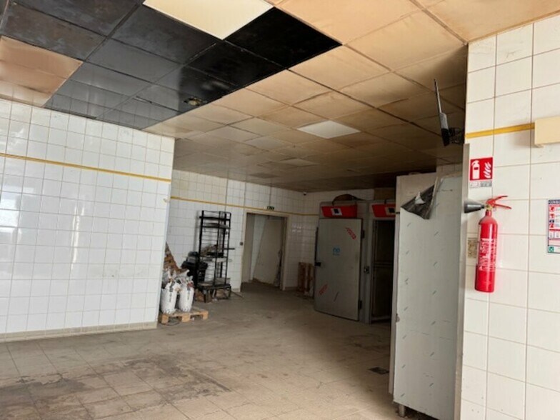Retail in Anse for sale - Interior Photo - Image 1 of 5