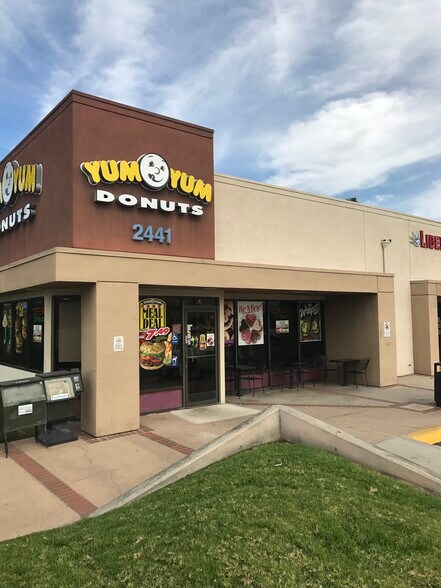 2431 N Tustin Ave, Santa Ana, CA to rent - Building Photo - Image 2 of 6