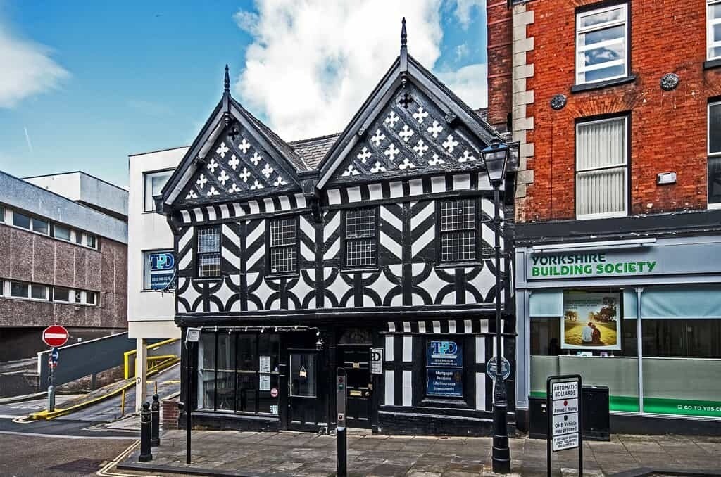 30-32 Great Underbank, Stockport for sale Primary Photo- Image 1 of 1