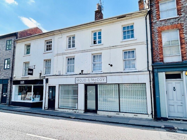 4 Bridge St, Hungerford to rent Building Photo- Image 1 of 2