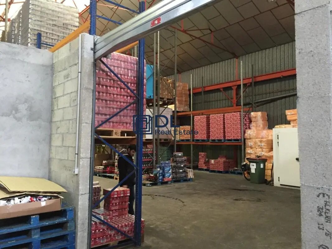 Industrial in Montreuil to rent Interior Photo- Image 1 of 4