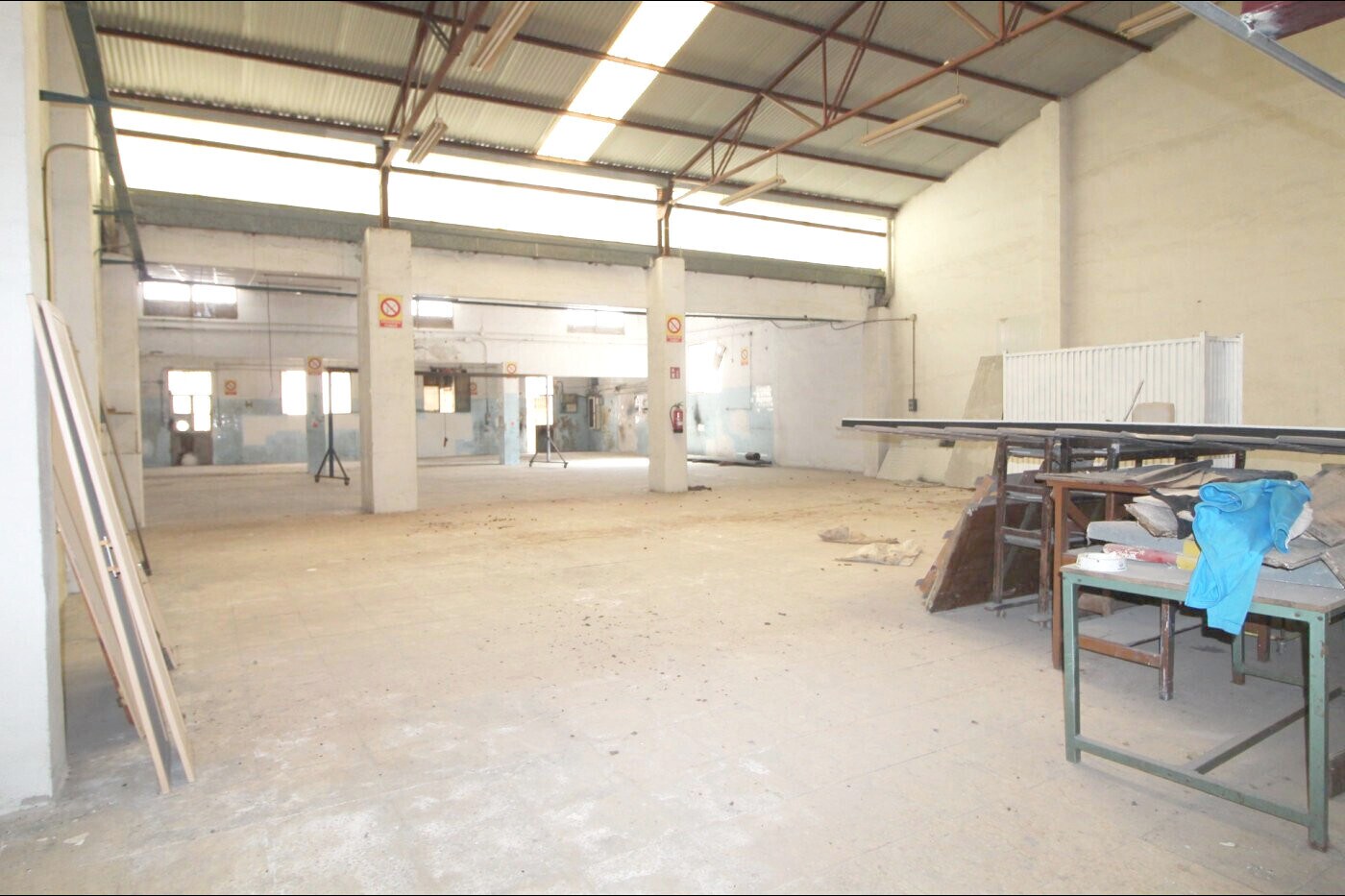 Industrial in MONÒVER for sale Building Photo- Image 1 of 12