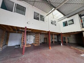 Light Industrial in Noisiel to rent Interior Photo- Image 1 of 11
