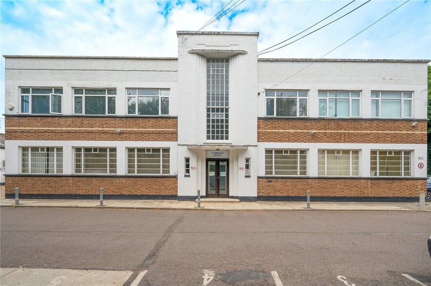 156 St Albans Rd, Sandridge to rent - Building Photo - Image 3 of 3