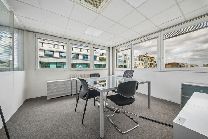 Office in Montrouge to rent - Interior Photo - Image 2 of 15