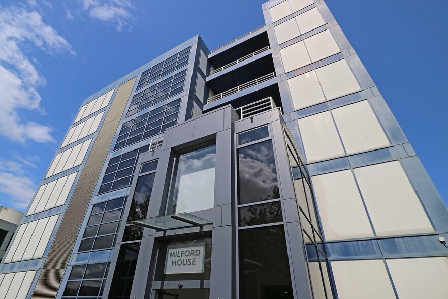 1 Milford St, Swindon to rent - Building Photo - Image 2 of 7