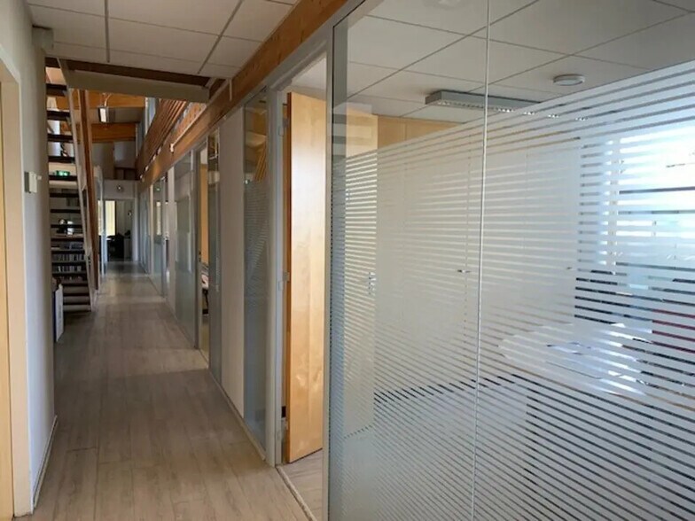 Office in Avignon to rent - Interior Photo - Image 2 of 10