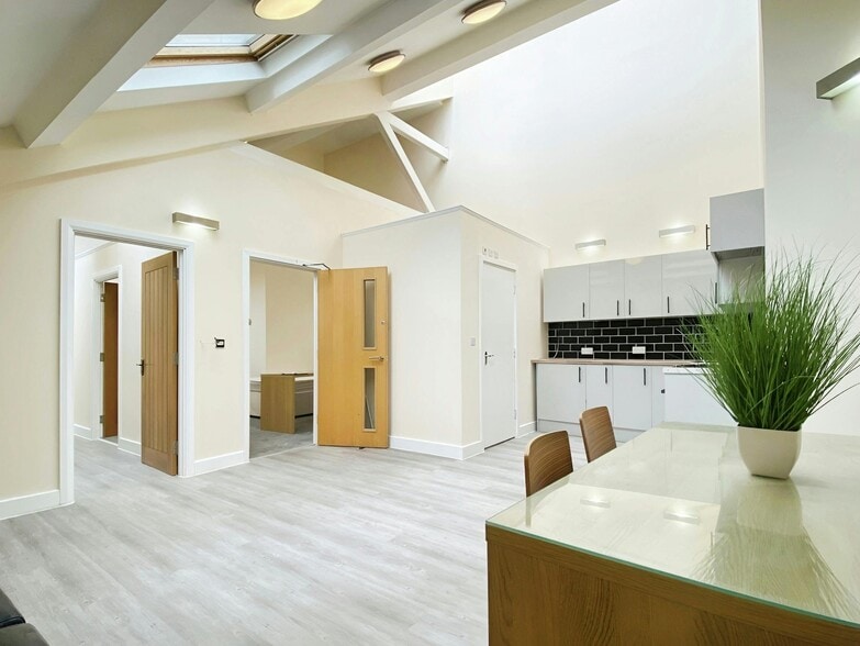 18 Oxford Rd, Reading for sale - Building Photo - Image 1 of 11