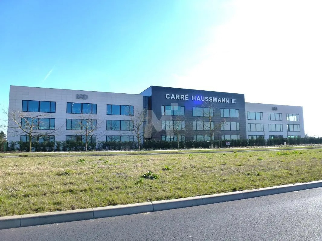 Office in Lieusaint to rent Building Photo- Image 1 of 5