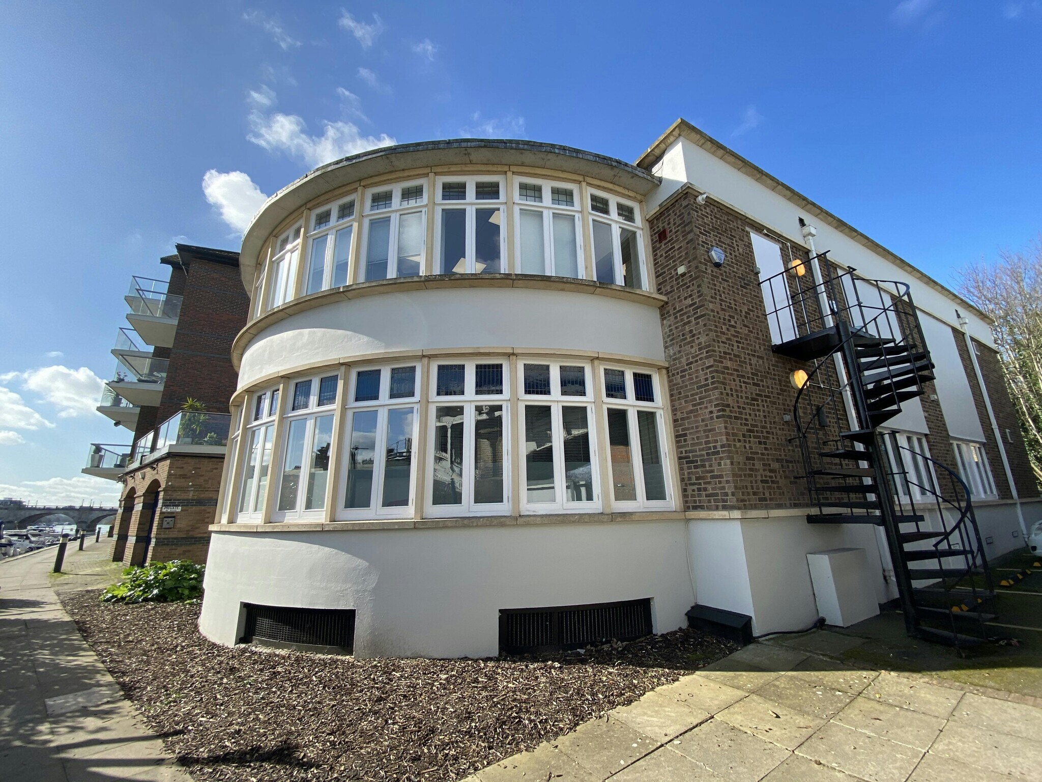 Lower Teddington Rd, Kingston Upon Thames to rent Building Photo- Image 1 of 8