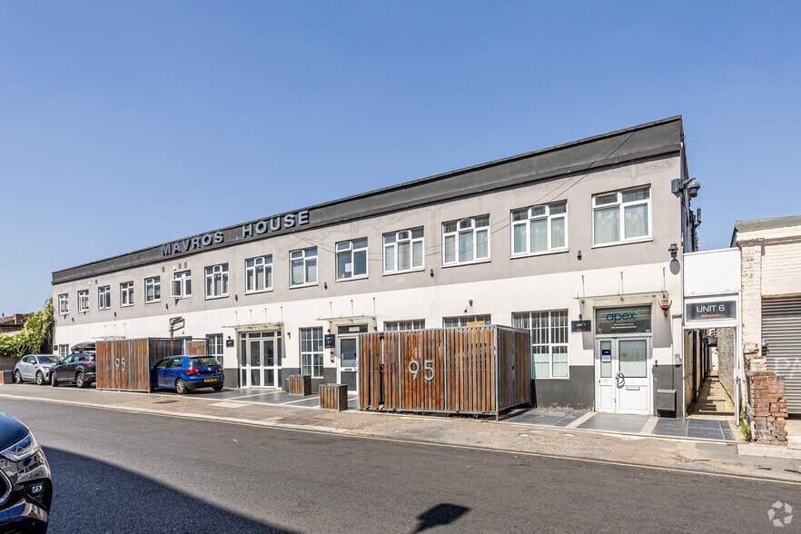 Vale Rd, London to rent - Primary Photo - Image 1 of 2