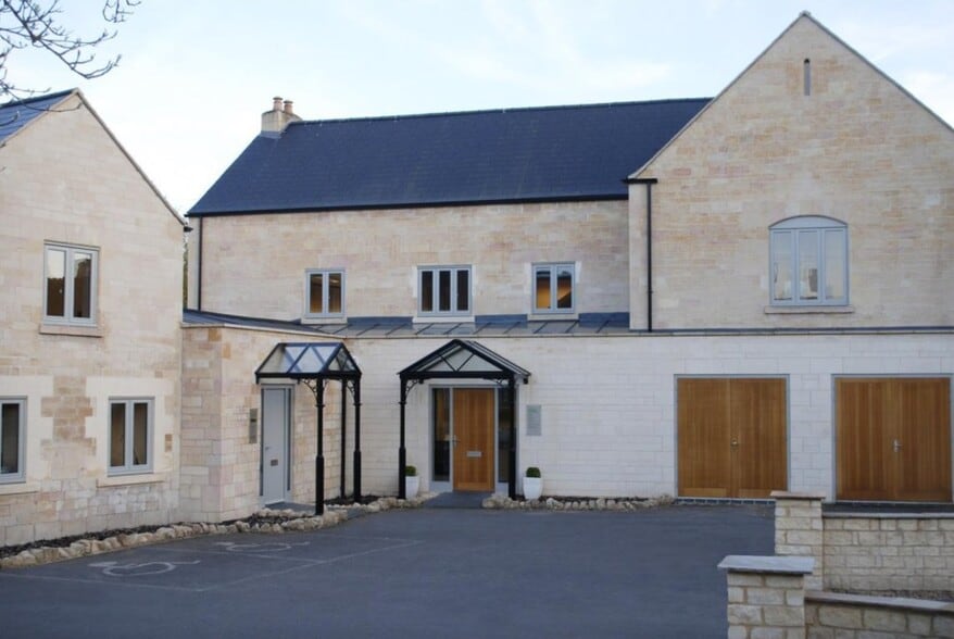 63 High St, Ketton to rent - Building Photo - Image 1 of 1