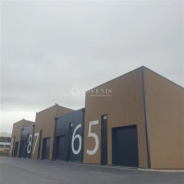Location Local d'activités 194 m² à 1 976 m²
