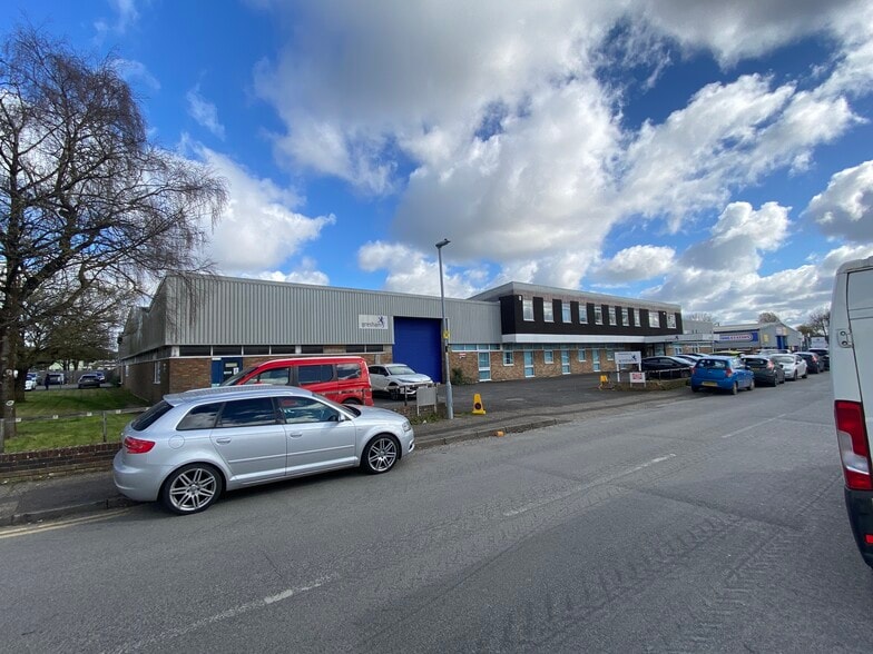 Telford Rd, Salisbury to rent - Building Photo - Image 1 of 3