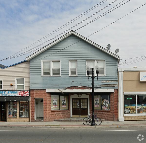 413 E Main St, Patchogue, NY for rent - Building Photo - Image 2 of 4